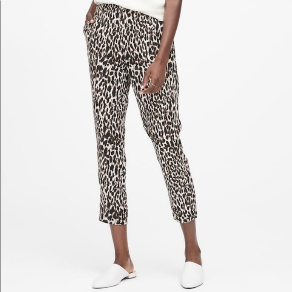 Banana Repub Hayden Tapered-Fit Leopard Ankle Pant - Picture 1 of 8